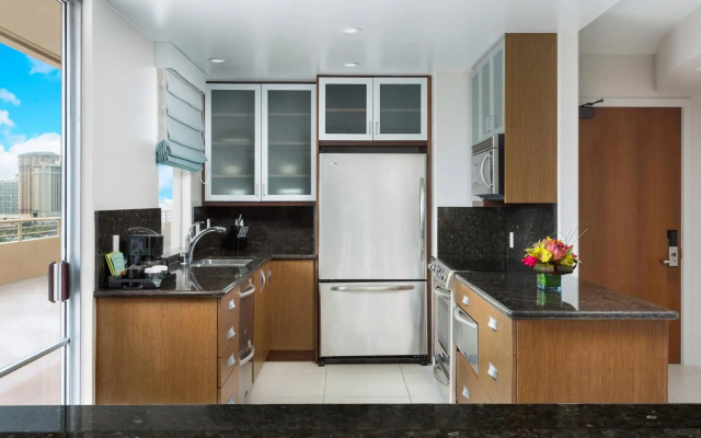 Courtyard by Marriott Waikiki Beach
