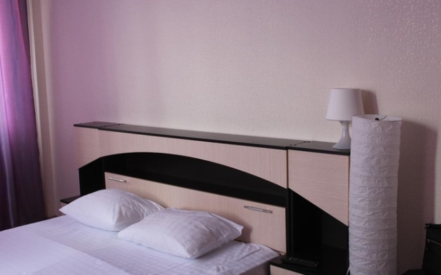 Bonzhur Apartment 4