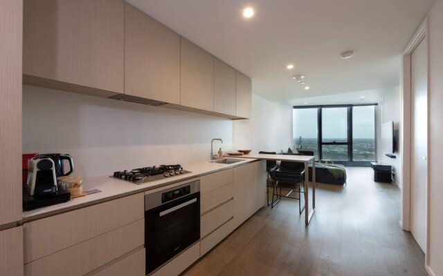 Stunning View: 1-bed Apartment in Southbank!