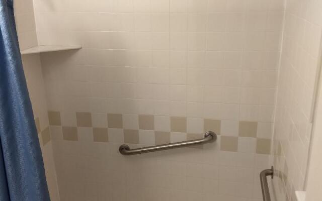 The Lodge At West River