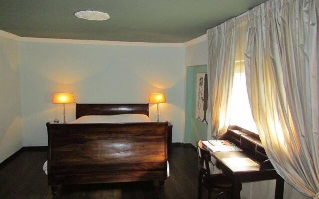 Nina Suites Hotel and Cafe