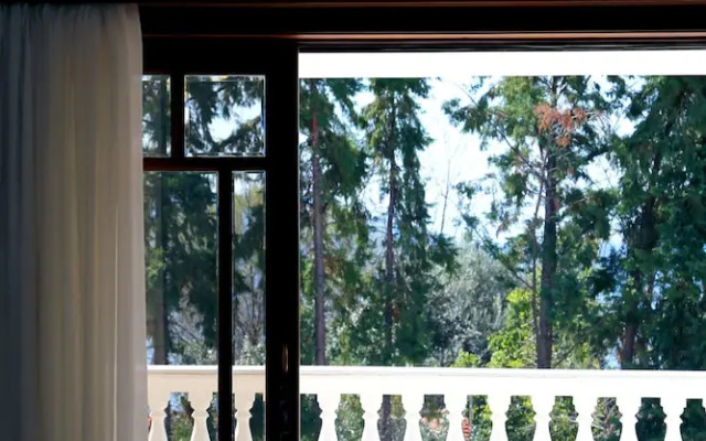 Candia House