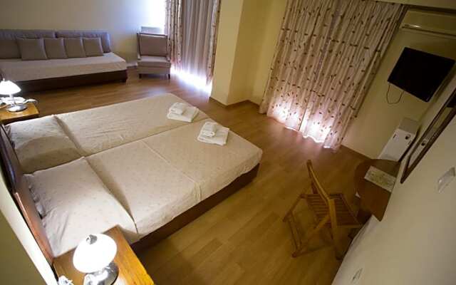 Hotel Cronos
