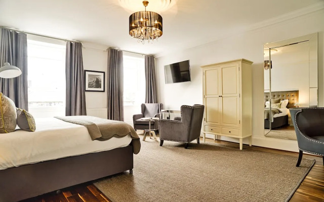 JOIVY Luxury George Street Apartments: Forth Suite