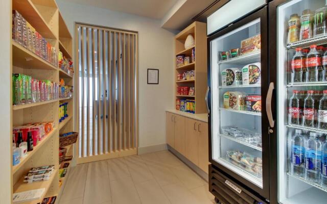 Holiday Inn Express & Suites Nashville Metrocenter Downtown by IHG