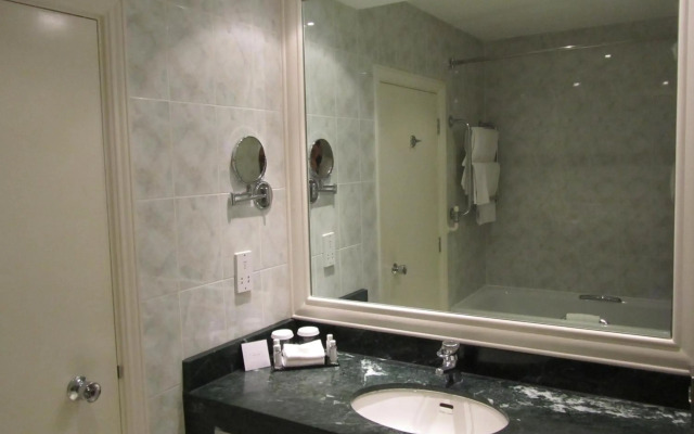 Best Western Plus Birmingham NEC Meriden Manor Hotel