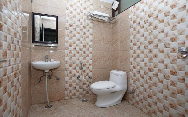 OYO 10328 Hotel Sanjay Palace
