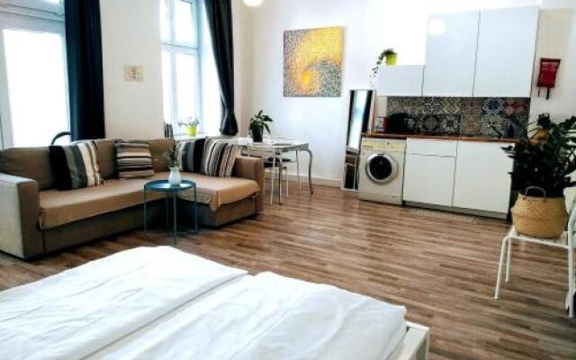 Cozy studio in Friedrichshain, 4 quiet guests only