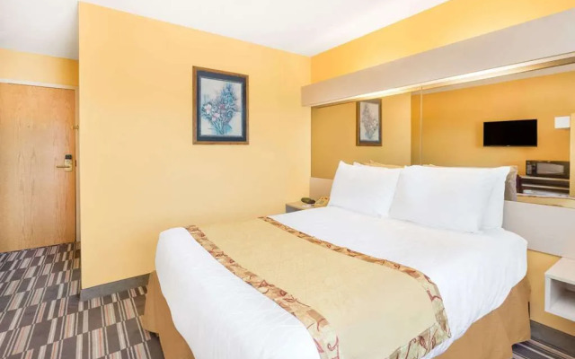 Microtel Inn & Suites By Wyndham Tuscaloosa – East