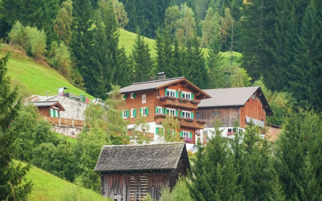 Lush Apartment in Silbertal With Garden