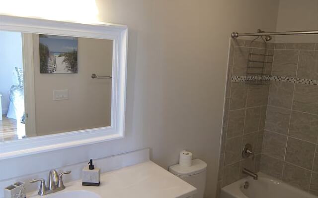 Moontide - 5 Br home by RedAwning