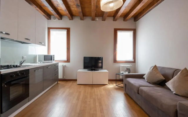 Herion Palace Apt 3 by Wonderful Italy
