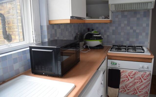 1 Bedroom Flat Near Richmond Park