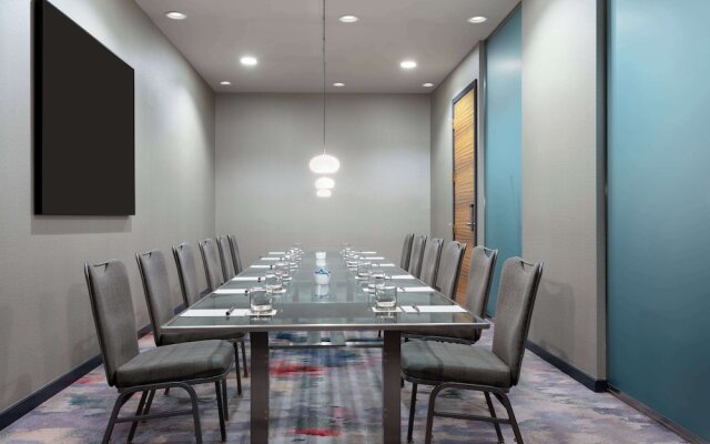 Graves 601 Hotel Wyndham Grand