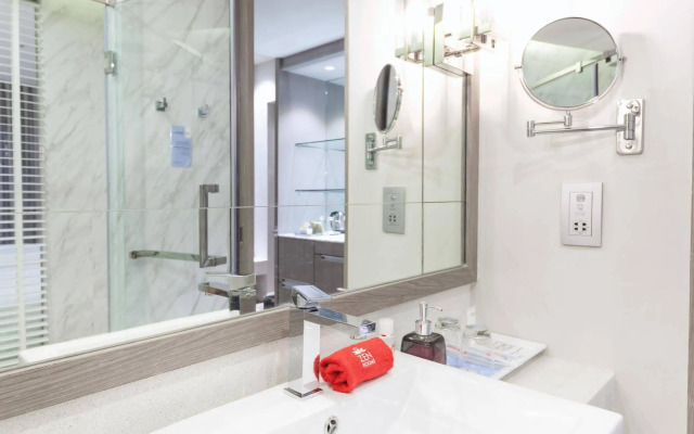 Zen Premium Patak Karon Beach