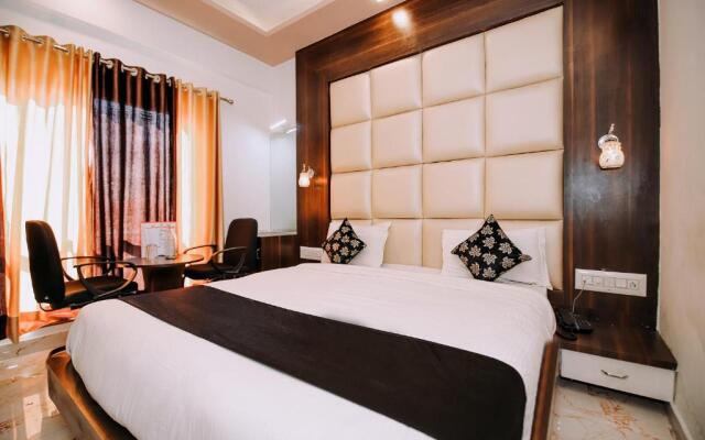 FabHotel Prime The Royal Galaxy