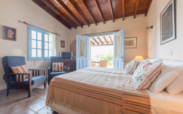 Adamos 1 br Hotel Apartments