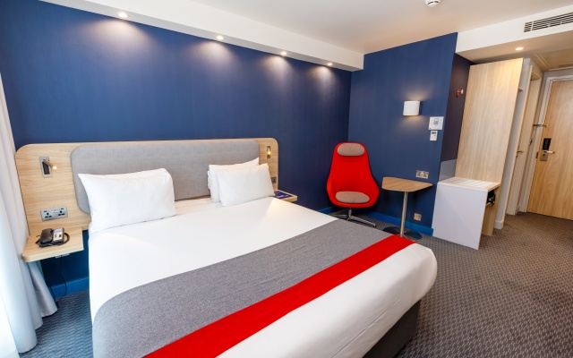 Holiday Inn Express Manchester - Trafford City by IHG - Image 6