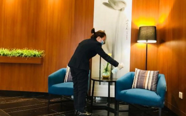 Xingguang Holiday Hotel (Zhengzhou Zijing East Street Metro Station)