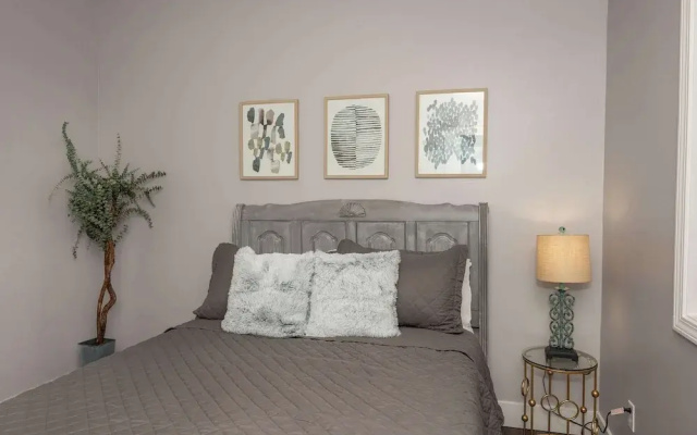 Heart of Mainstrasse Apt 2