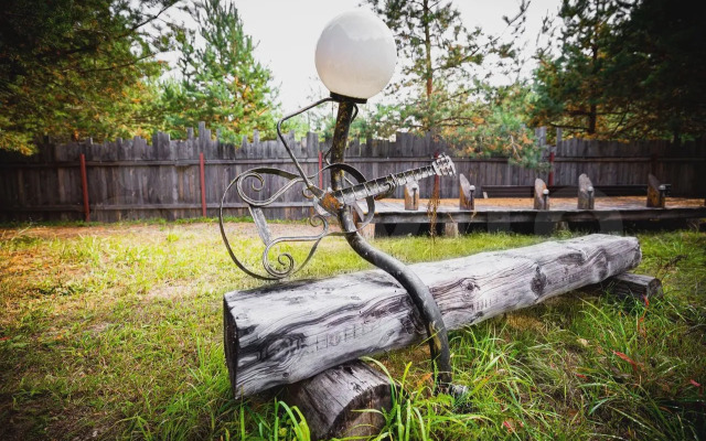 Усадьба в лесу БереНдей