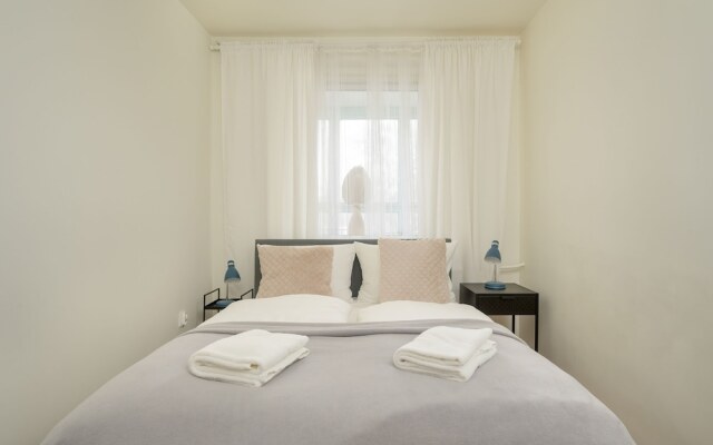 Charming Trzebnicka Apartment by Renters