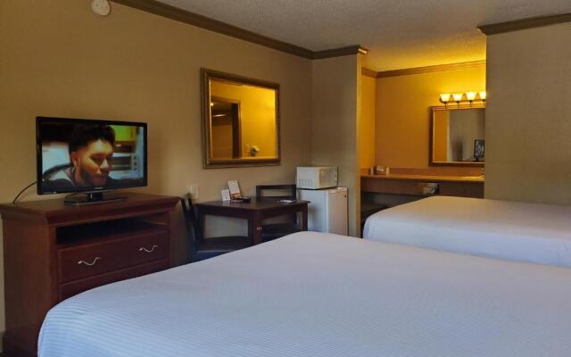 Colonial House Motel