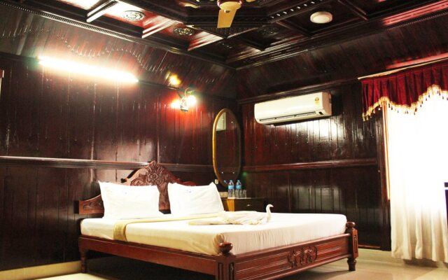 Black Beach Resort