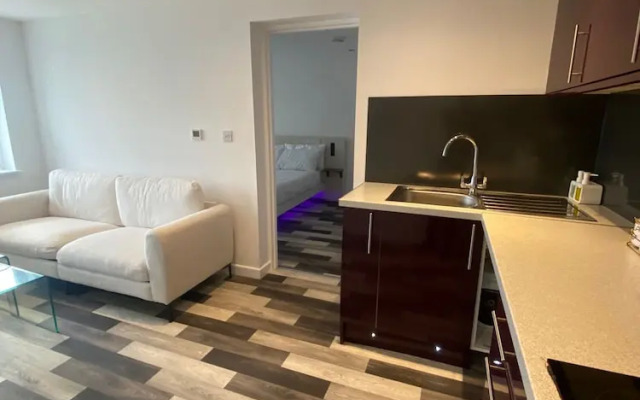 Stunning Truro 1-bed - Sleeps 2 & Parking