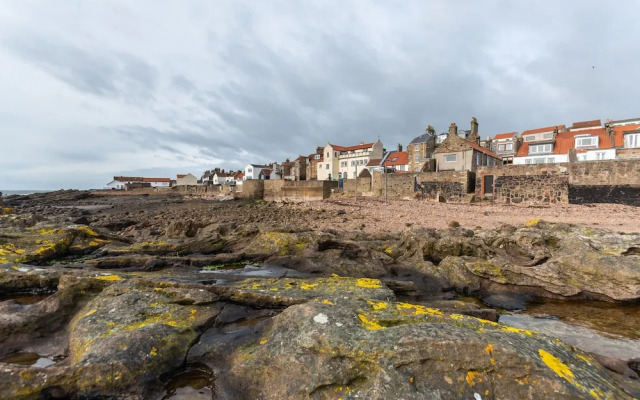 Stunning Shore Front House in Historic Cellardyke