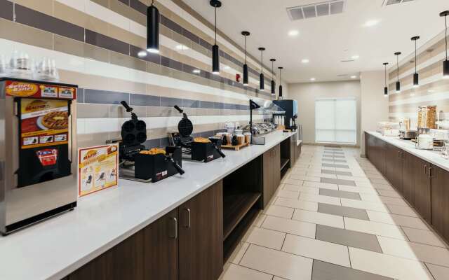 La Quinta Inn & Suites by Wyndham Ankeny IA - Des Moines IA