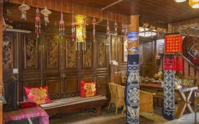 丽江新月阁客栈