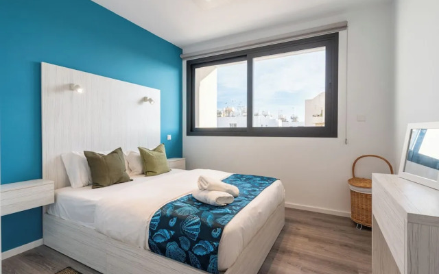 Beachcomber 2-BR Apartment in Larnaca