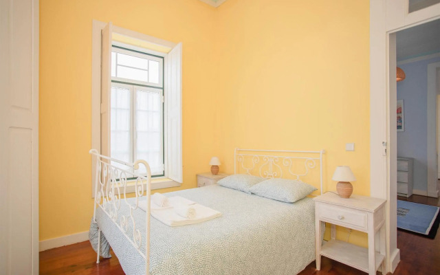 Torreira . Yellow Beach Pavilion