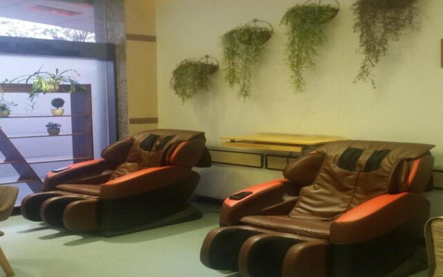 7 Days Premium·Xinyang Railway Station Culture Center