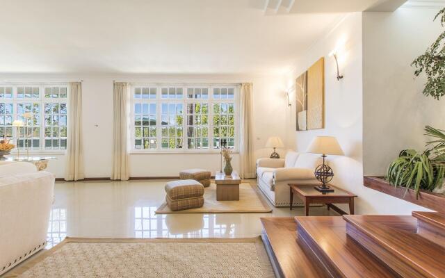 Villa Maia (AL) in Corroios