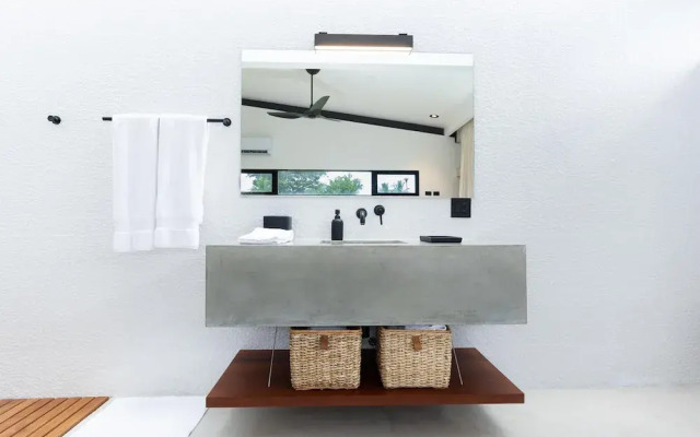Villa Futura by Acomodo