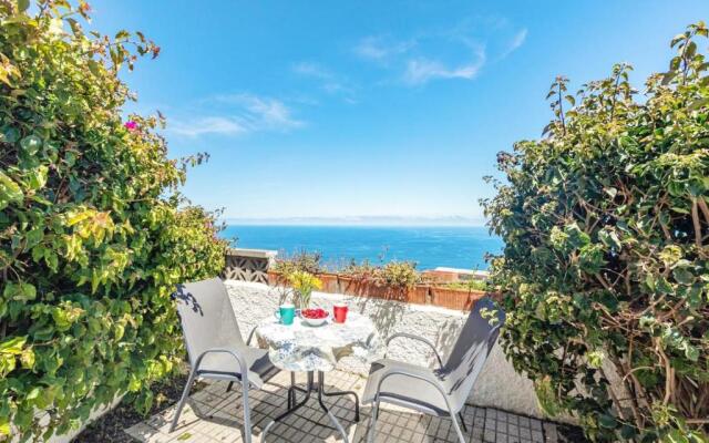 Stunning 1-Bed Apartment with seaview in Arico