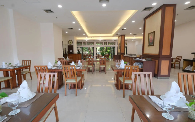 Grand Orchid Hotel