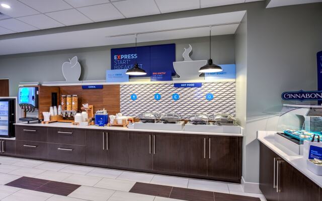 Holiday Inn Express & Suites Reedsville - State Coll Area by IHG