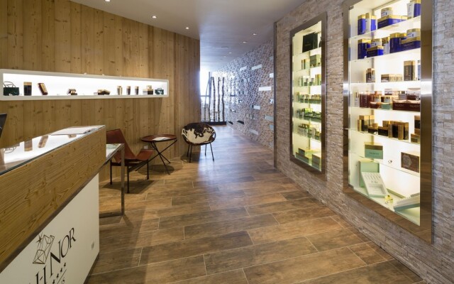 Hôtel Koh-I Nor by Les Etincelles