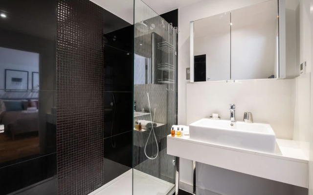 Trendy Queens Park Home Close to Hampstead by Underthedoormat