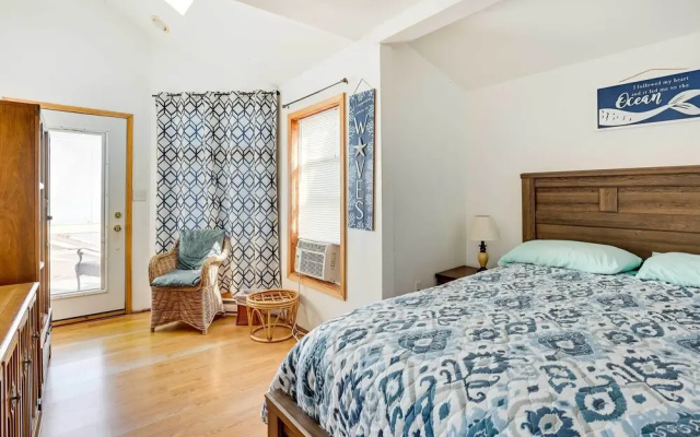 Lakefront Geneva Vacation Rental - Walk to Strip!