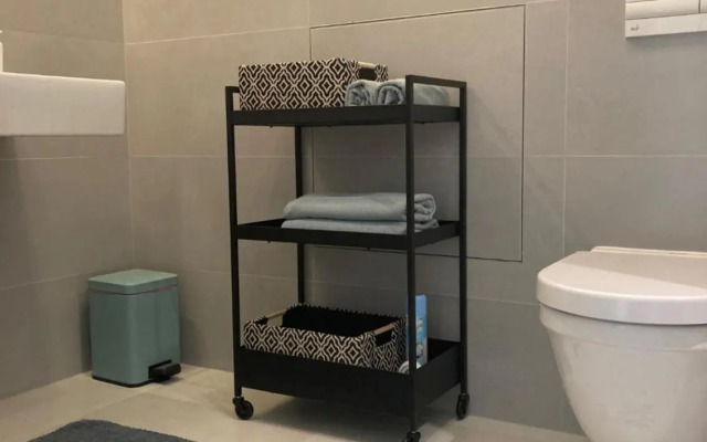 Moderný apartmán/garzónka v centre NR