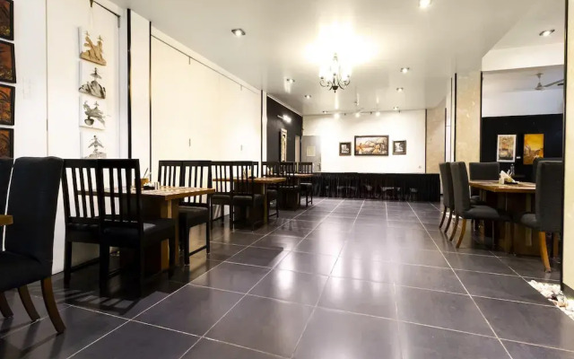 OYO 11166 The Saneer Boutique Hotel