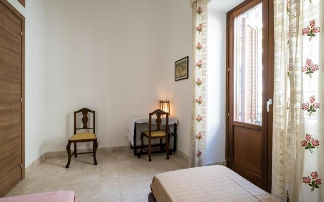 Sant'Agostino Apartment by DomuSicily