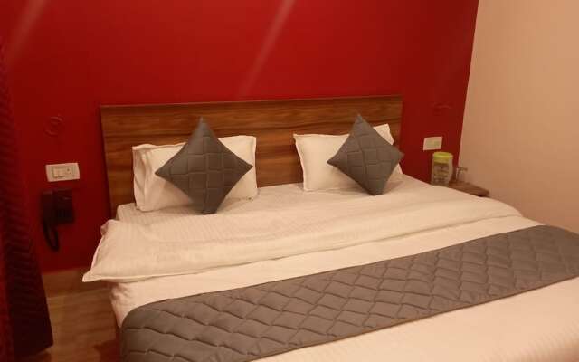 Goroomgo GP Mall Road Nainital