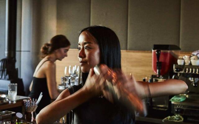 The Flushing Meadows Hotel & Bar