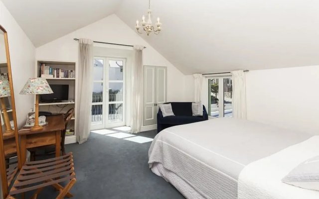 Le Petit Hotel