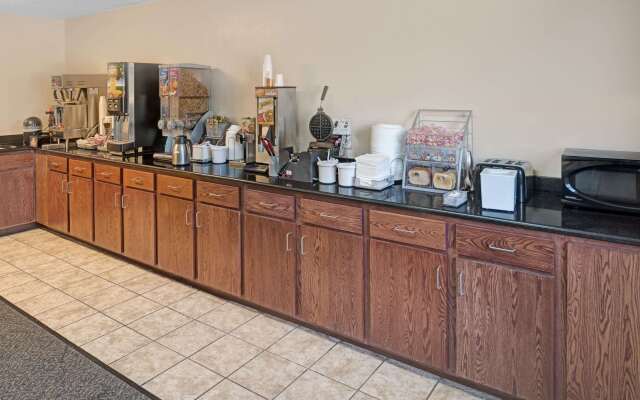 Super 8 by Wyndham Omaha I-80 West